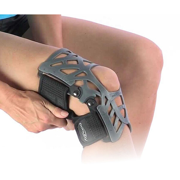 Фото Ортез колінного суглоба Donjoy Reaction Knee 11-0215 (США)